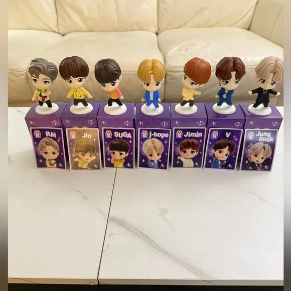 McDonald’s BTS TinyTAN Throwback Set - Picture 1 of 1